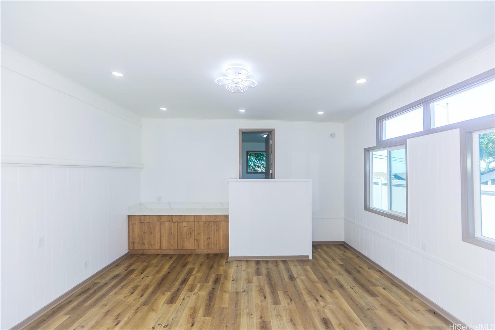 1052 Maiha Circle