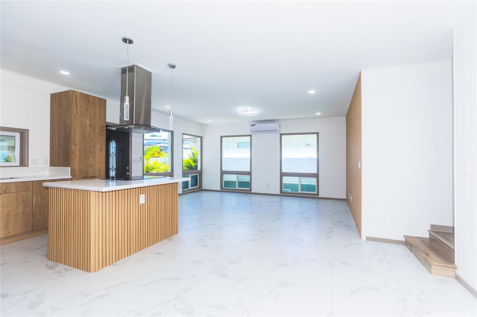 1052 Maiha Circle