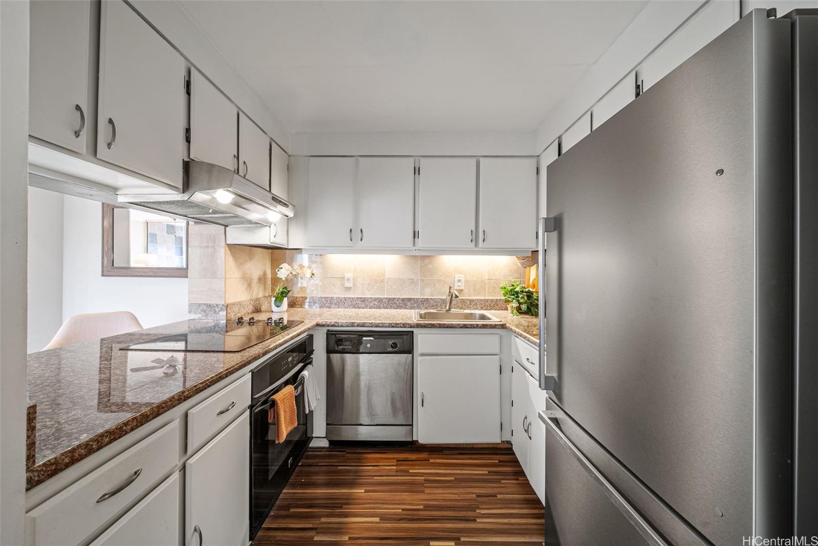 Photo 8 of 21