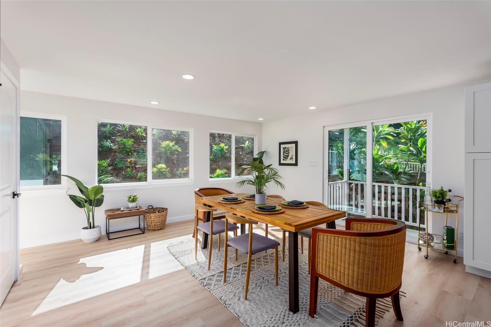 1237 Nanialii Street