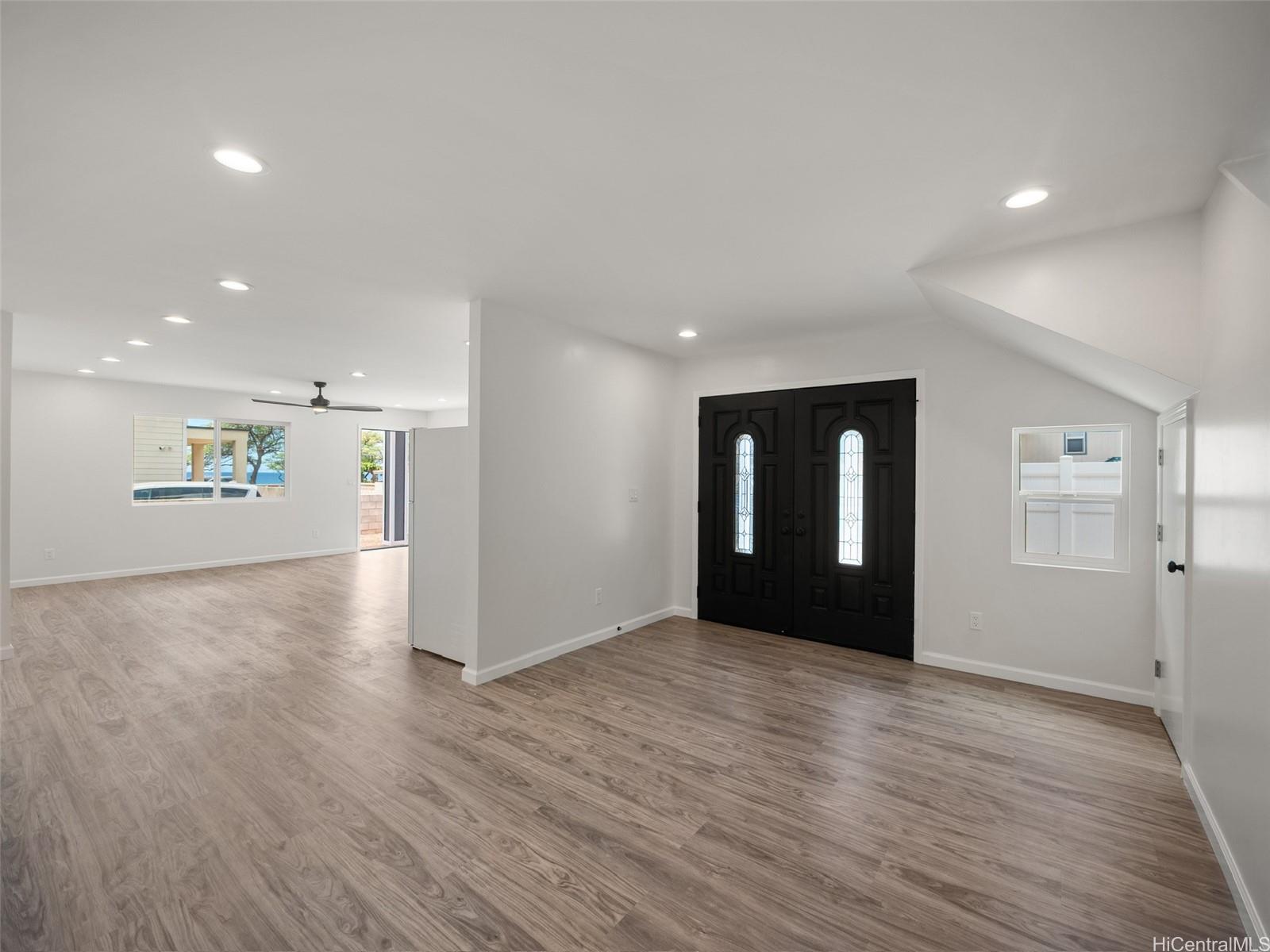 Photo 23 of 25