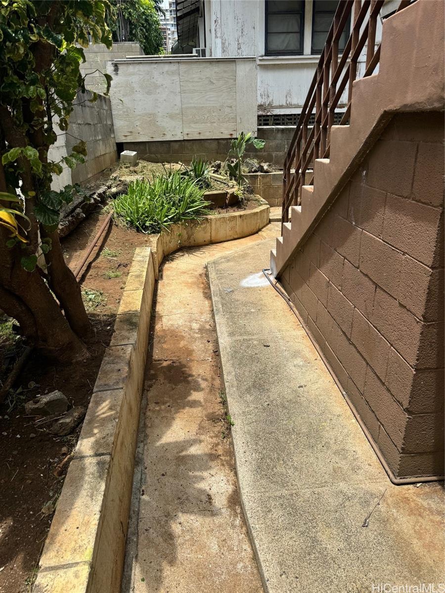 Photo 14 of 25