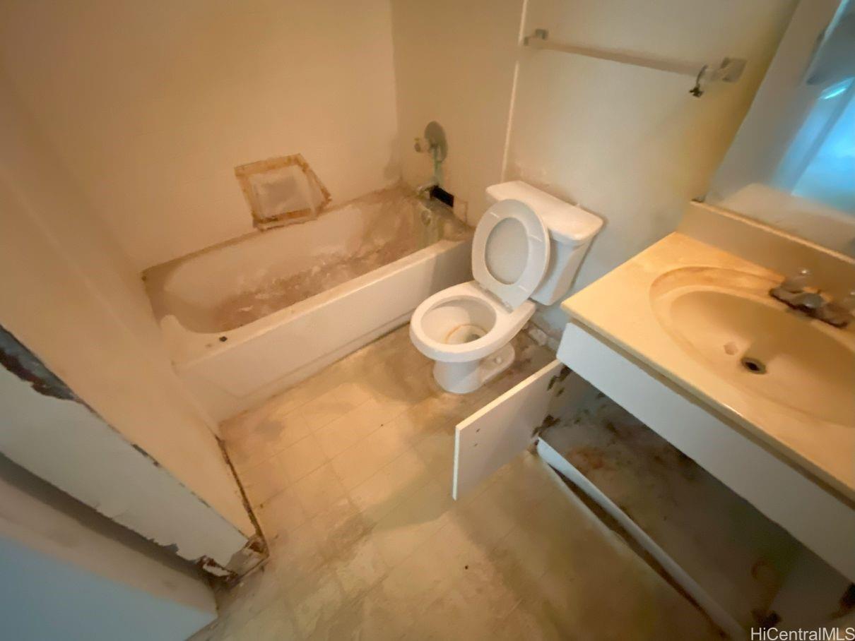 95-664 Wikao Street  Unit L205