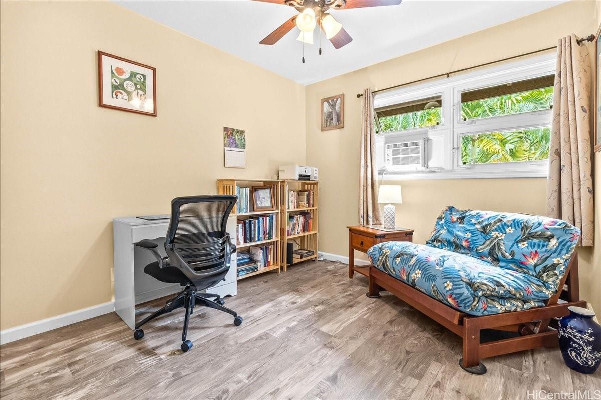 Photo 21 of 25