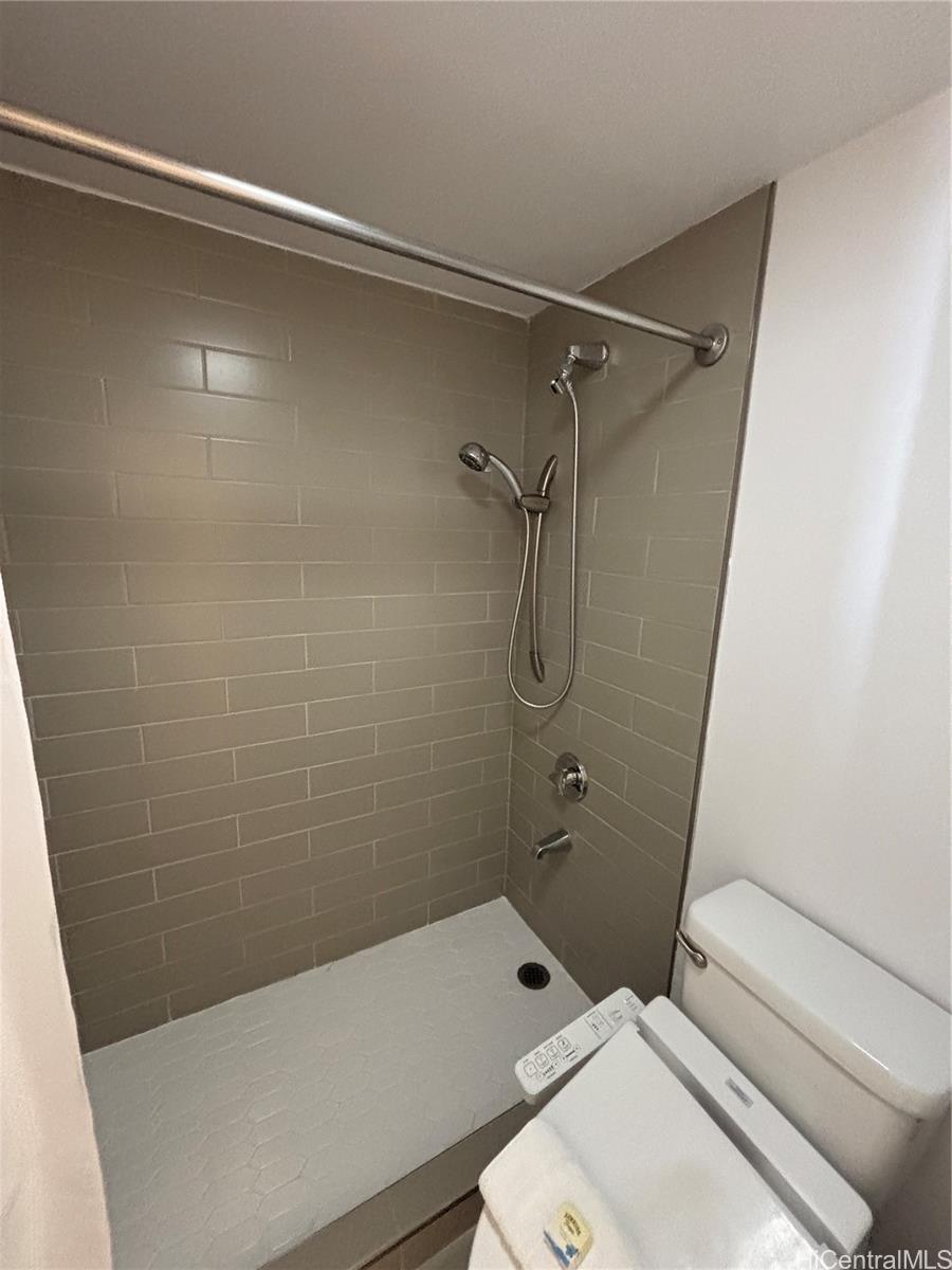 Photo 11 of 23