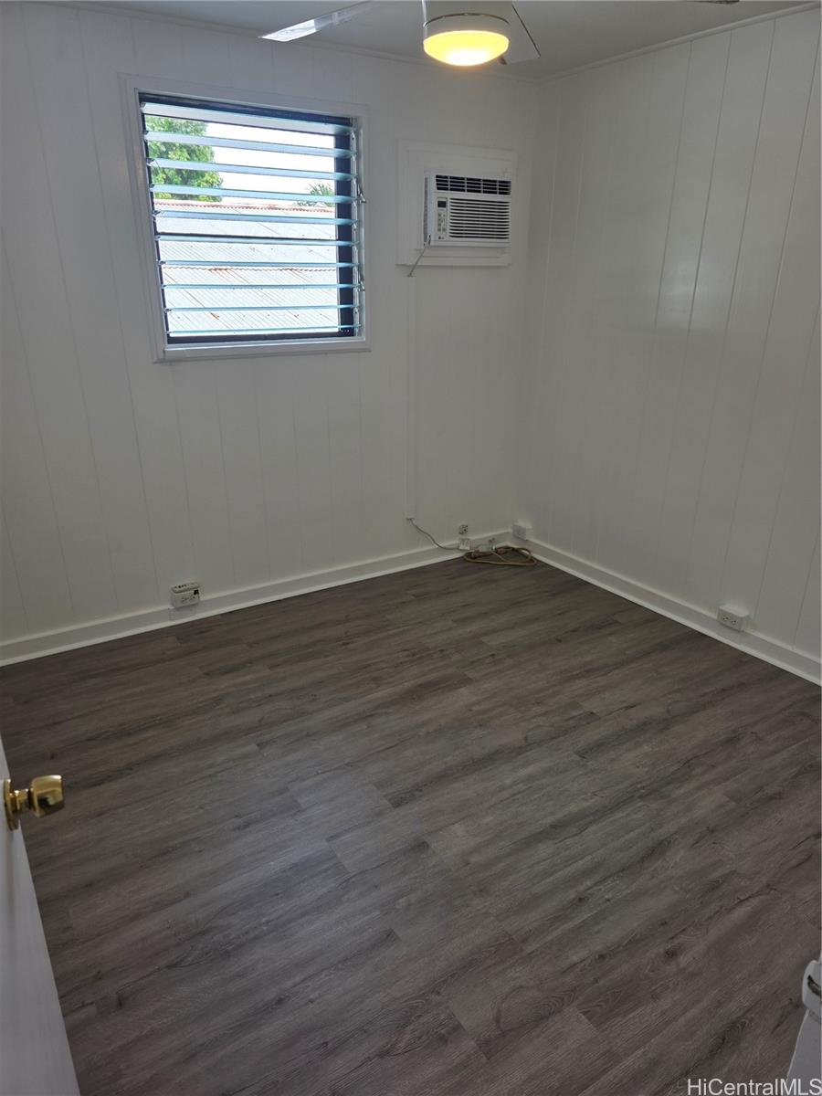 Photo 7 of 21