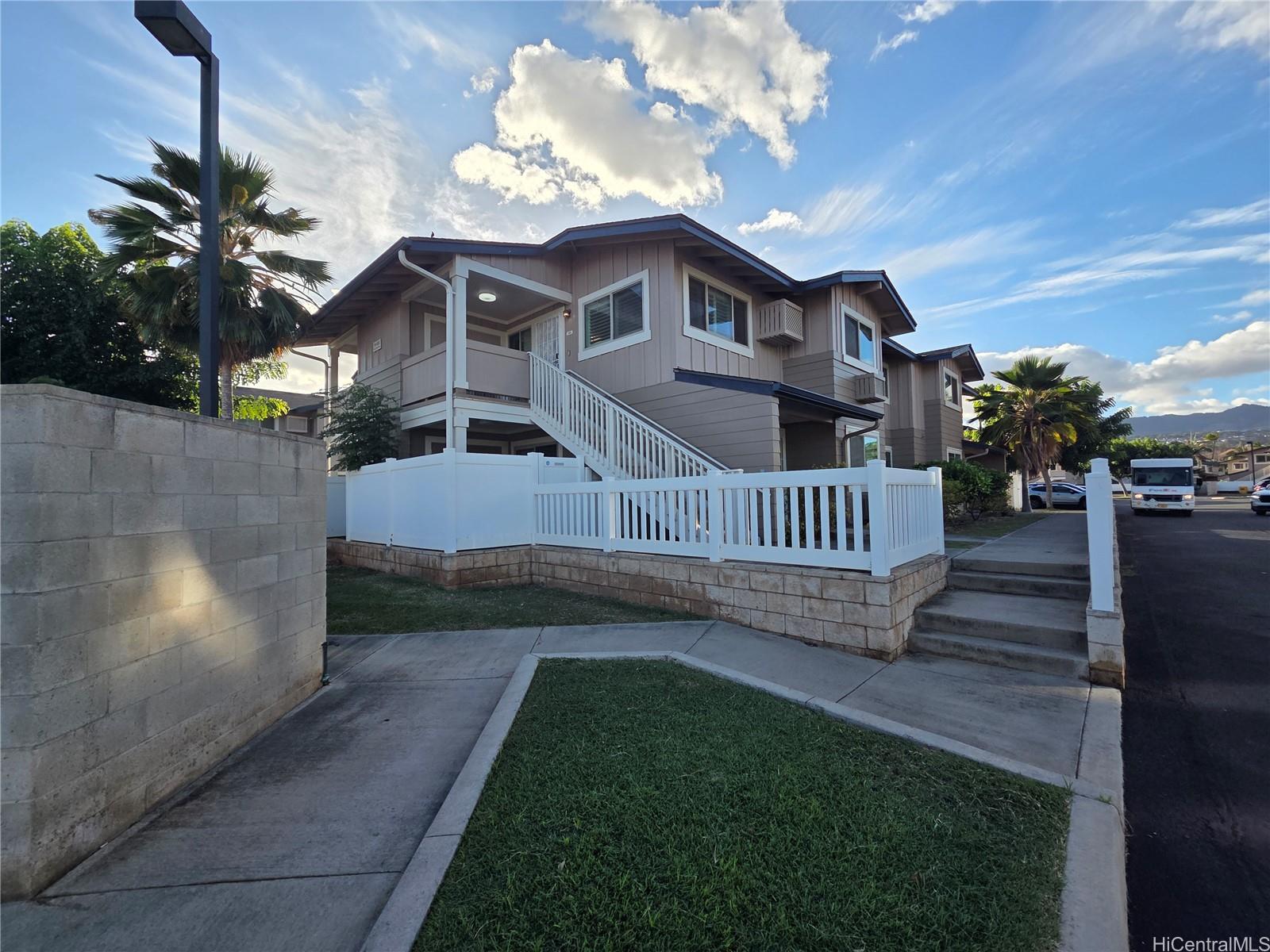 91-1033180 Kamaaha Avenue 1808