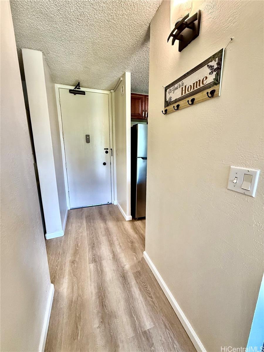 Photo 6 of 25