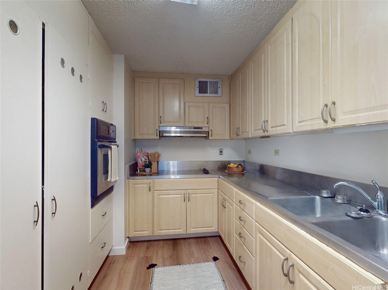 Photo 5 of 21