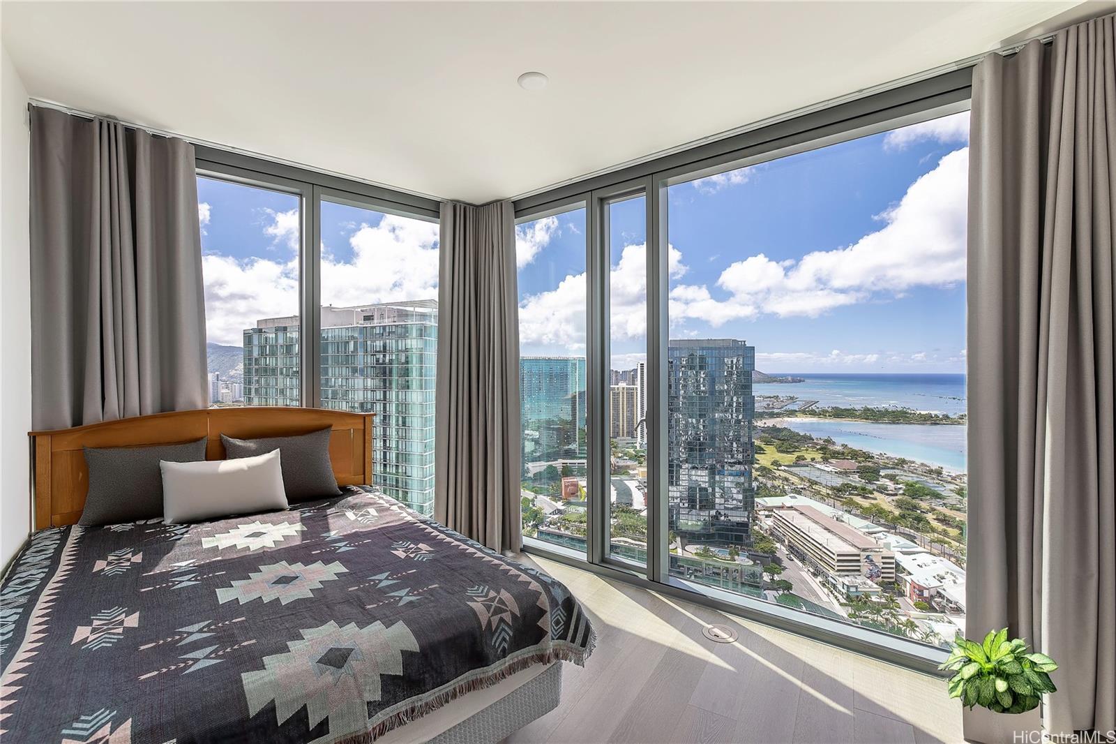 1000 Auahi Street 3810