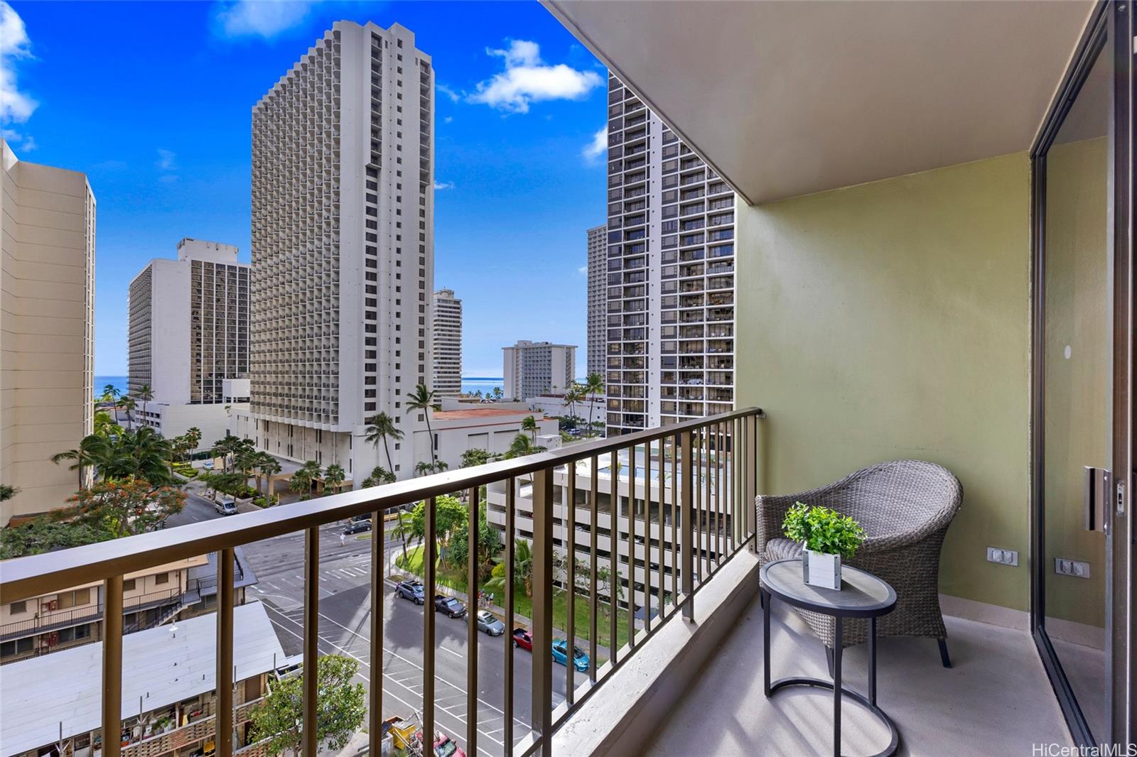 229 Paoakalani Avenue 1004 (NUC)