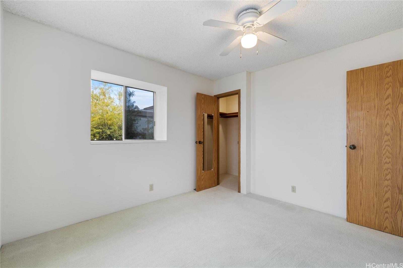 Photo 18 of 25