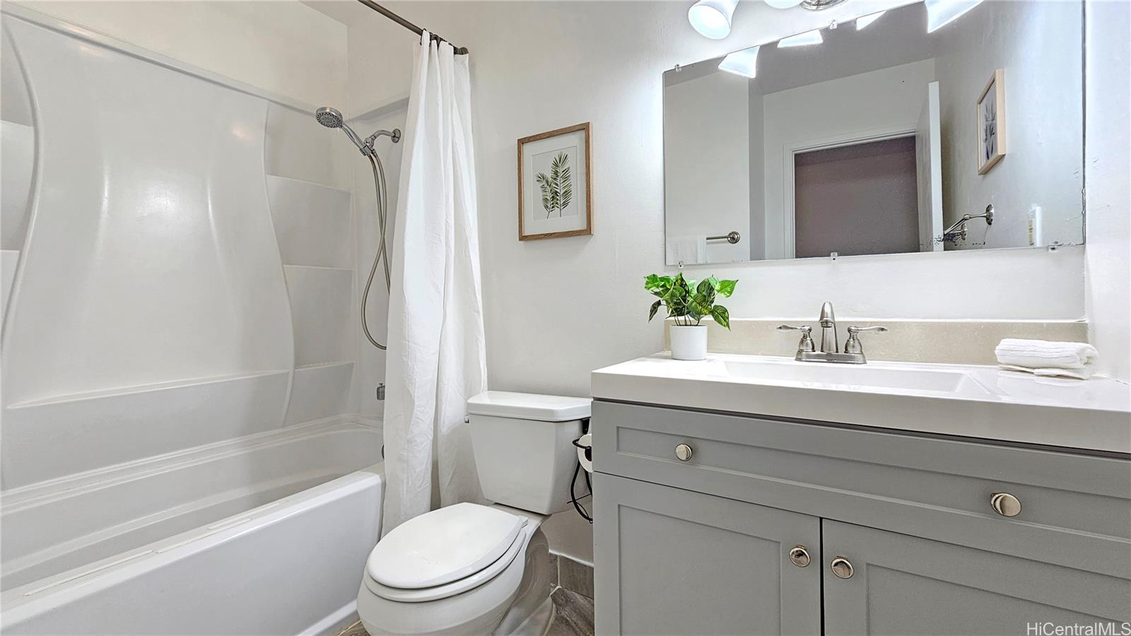 Photo 4 of 21