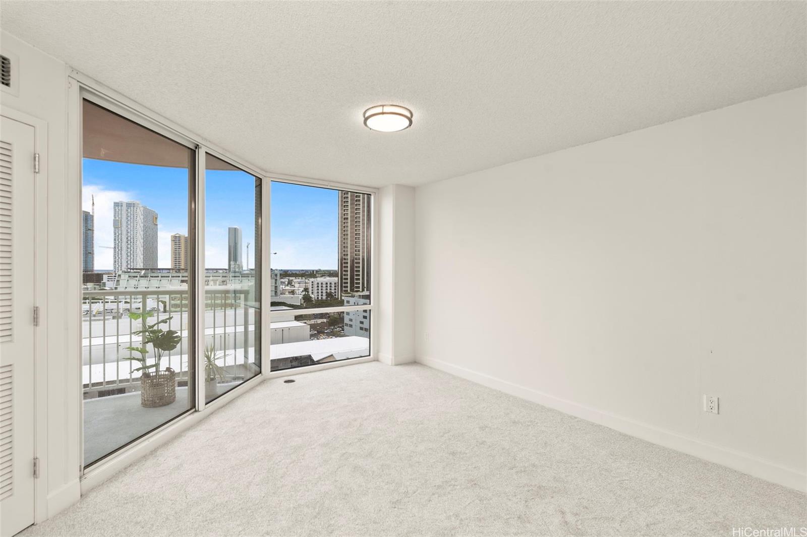 Photo 3 of 20