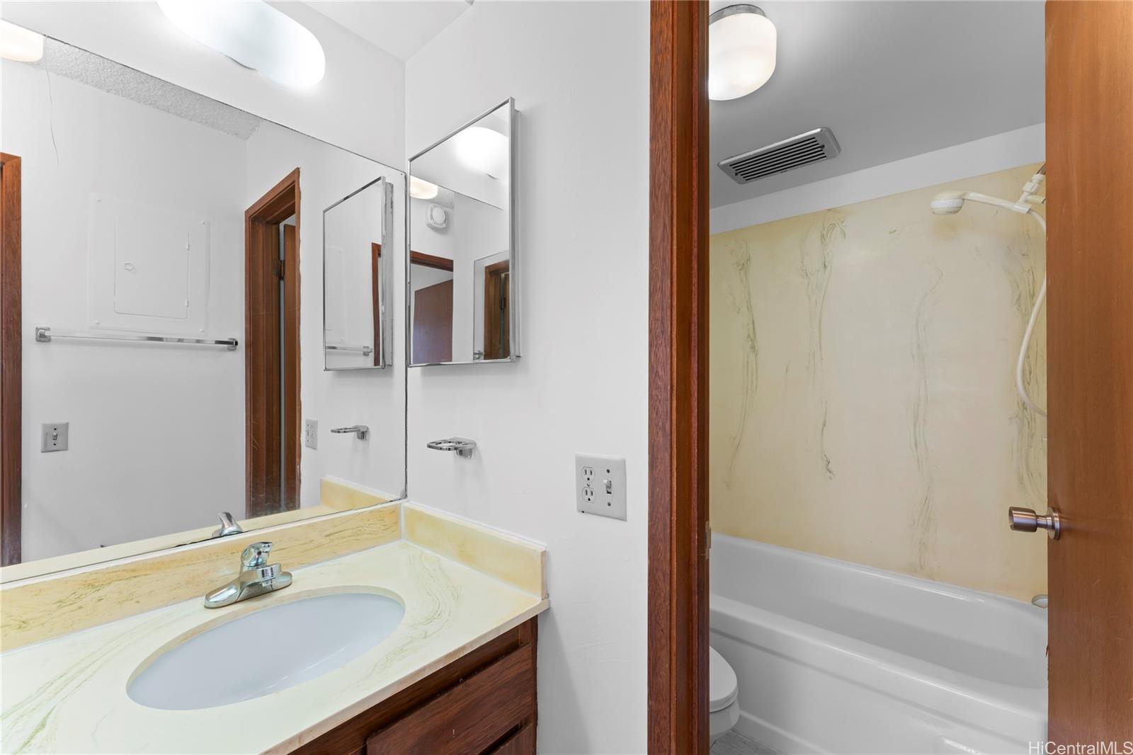 2740 Kuilei Street  Unit 1902