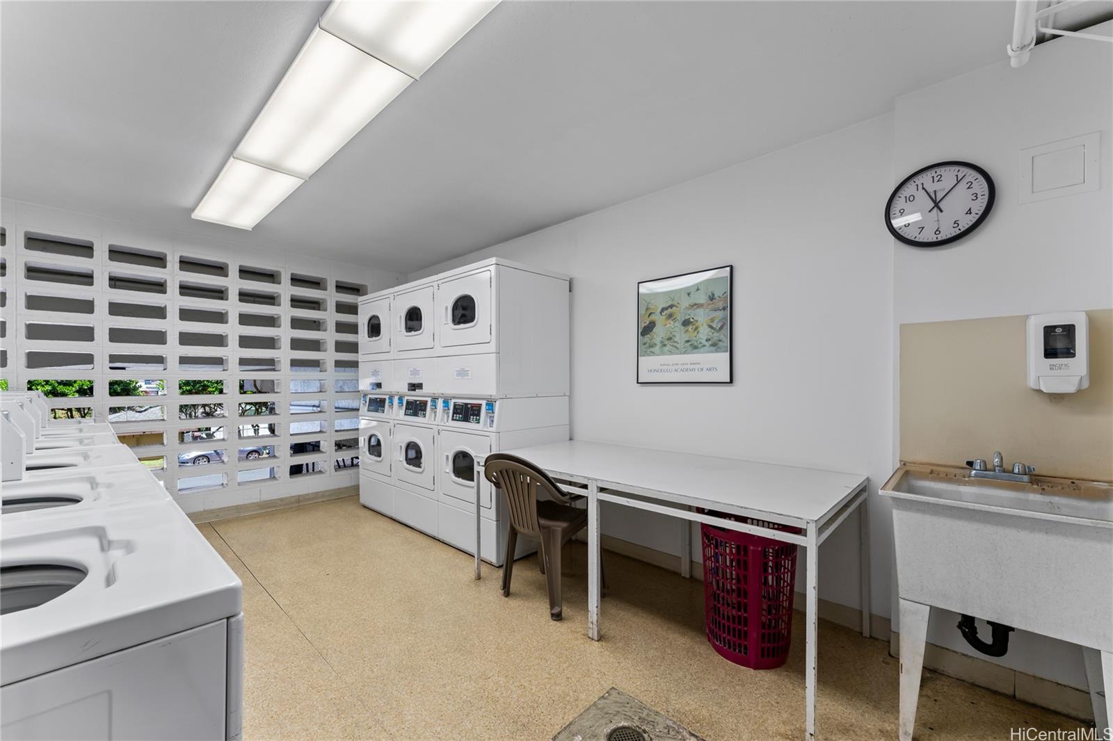 2740 Kuilei Street  Unit 1902
