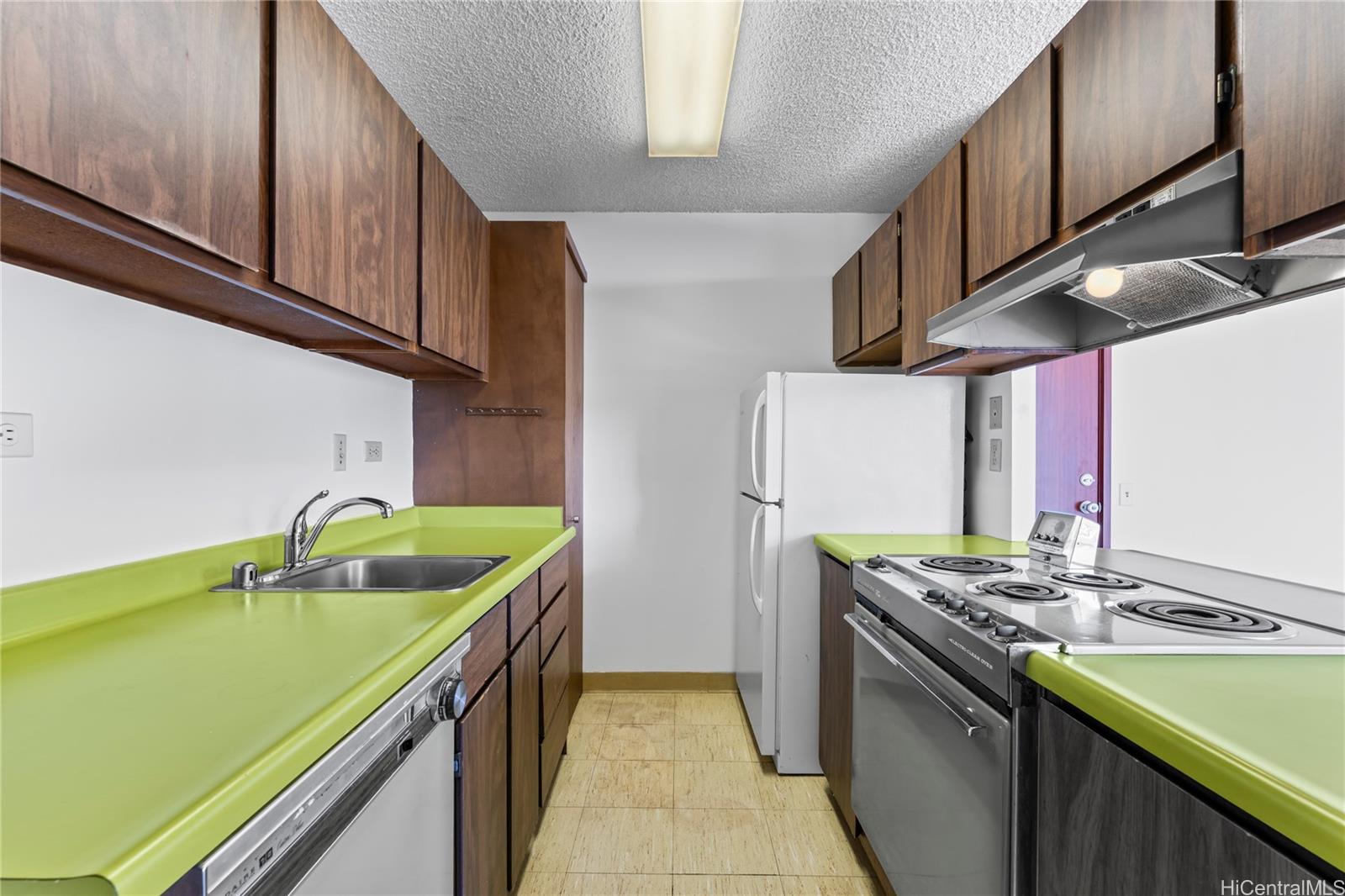 2740 Kuilei Street  Unit 1902