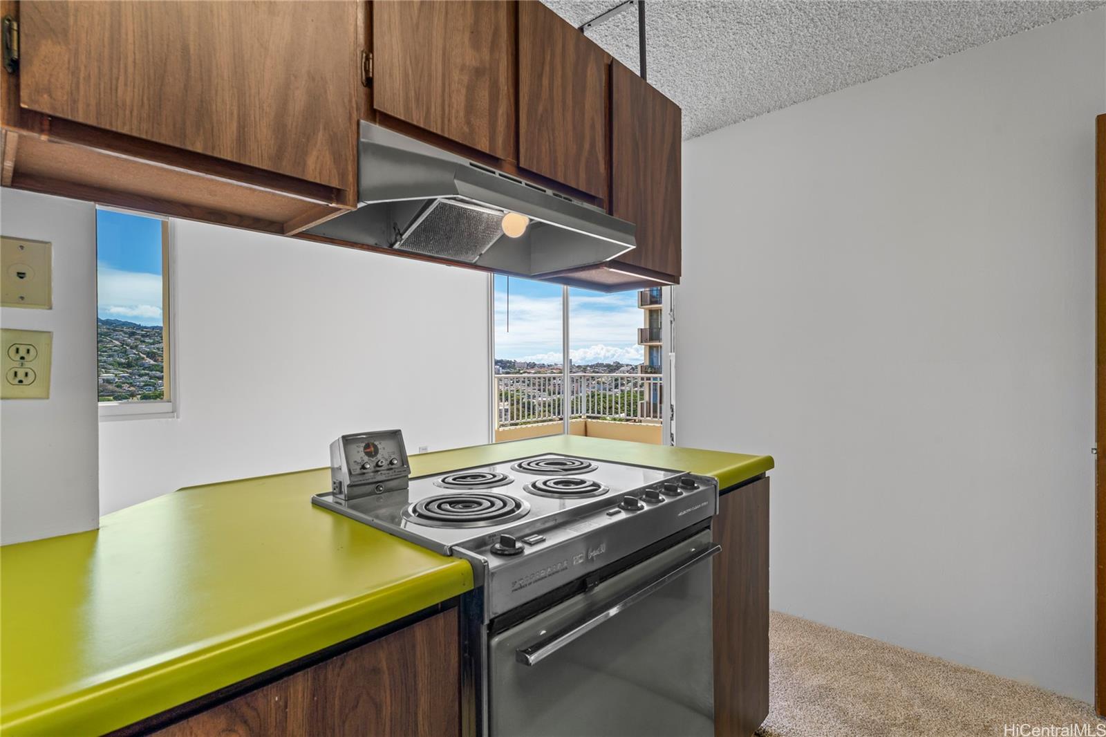 2740 Kuilei Street  Unit 1902
