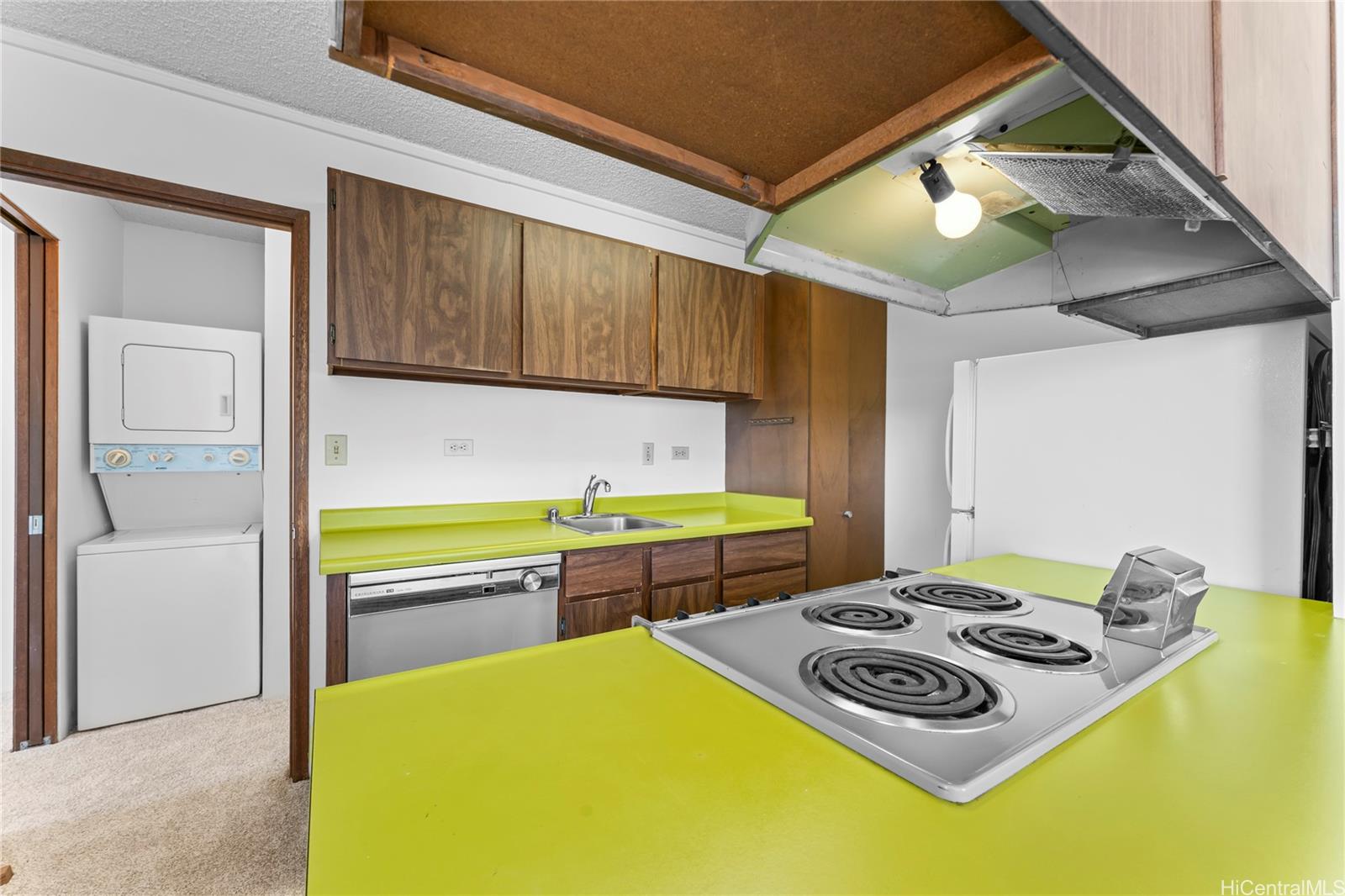 2740 Kuilei Street  Unit 1902