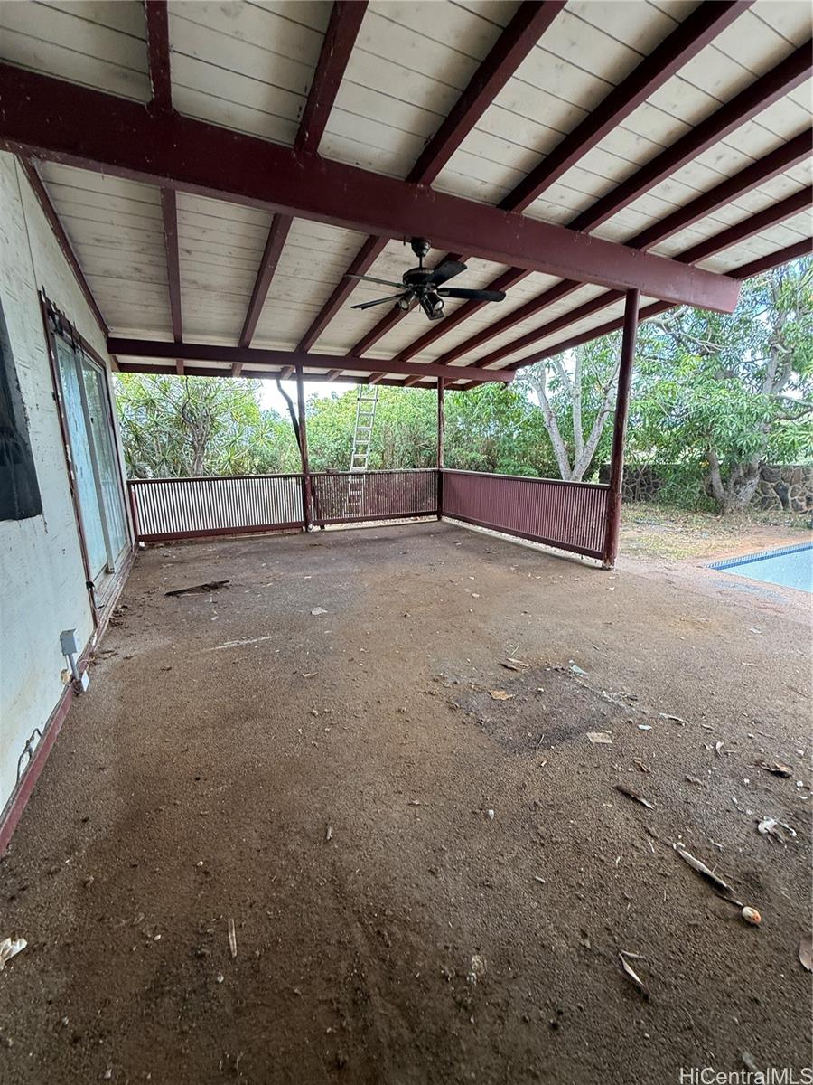 Photo 18 of 25