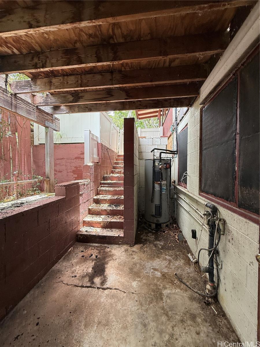 Photo 21 of 25