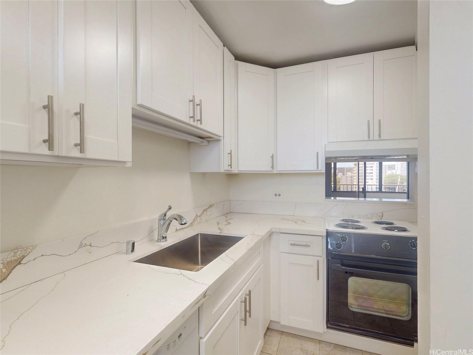 1521 Alexander Street 904