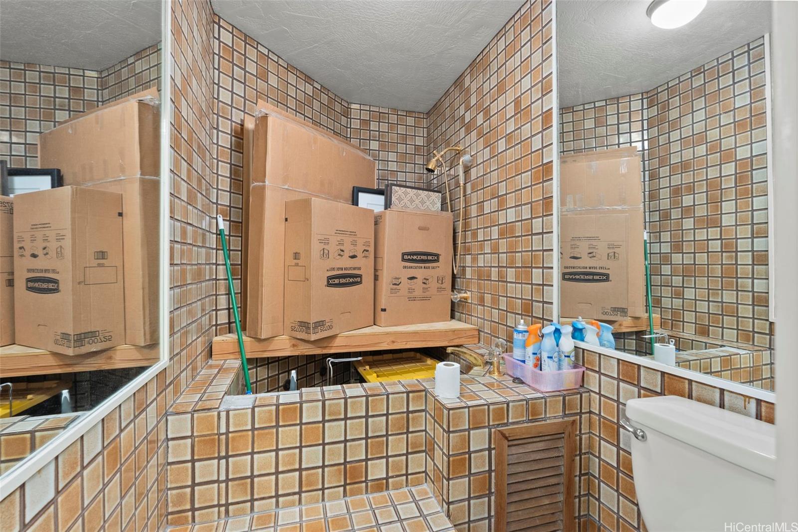 222 Vineyard Street  Unit PH4