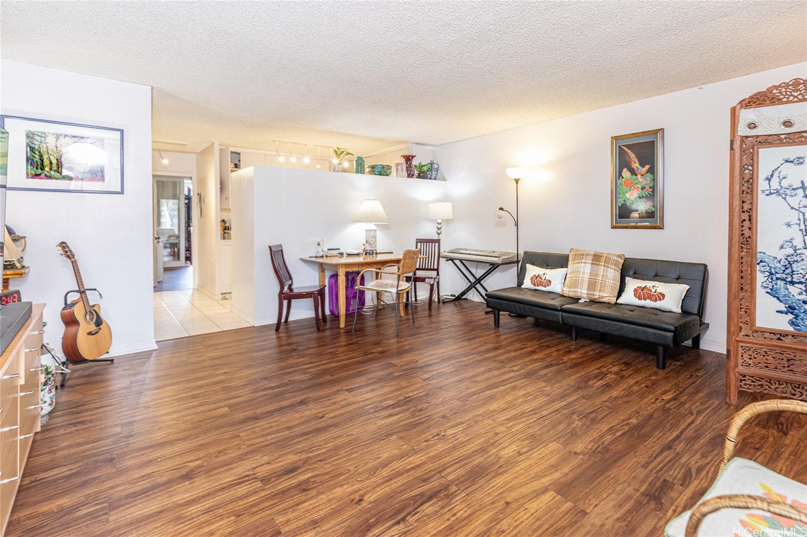 425 Ena Road 906B