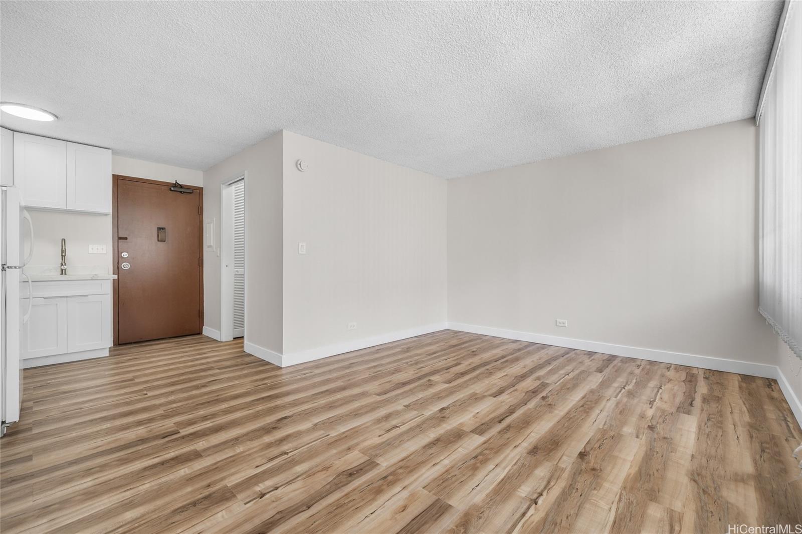 Photo 6 of 24