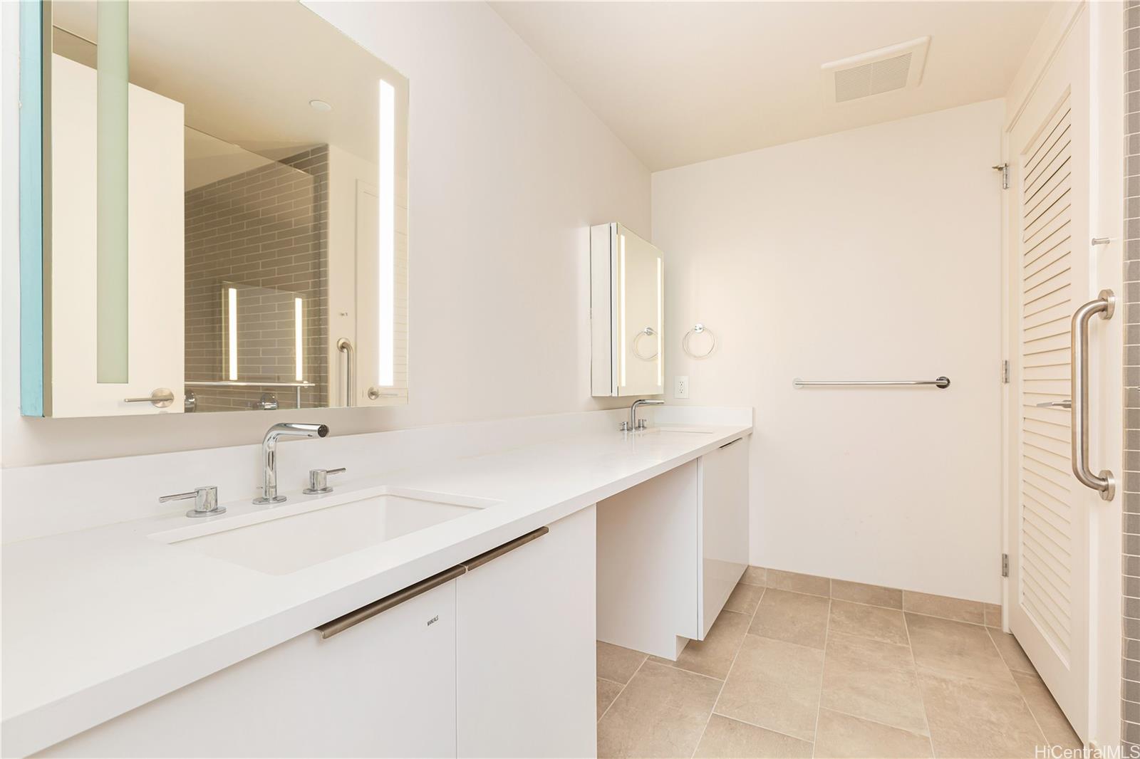 1001 Queen Street  Unit 1801
