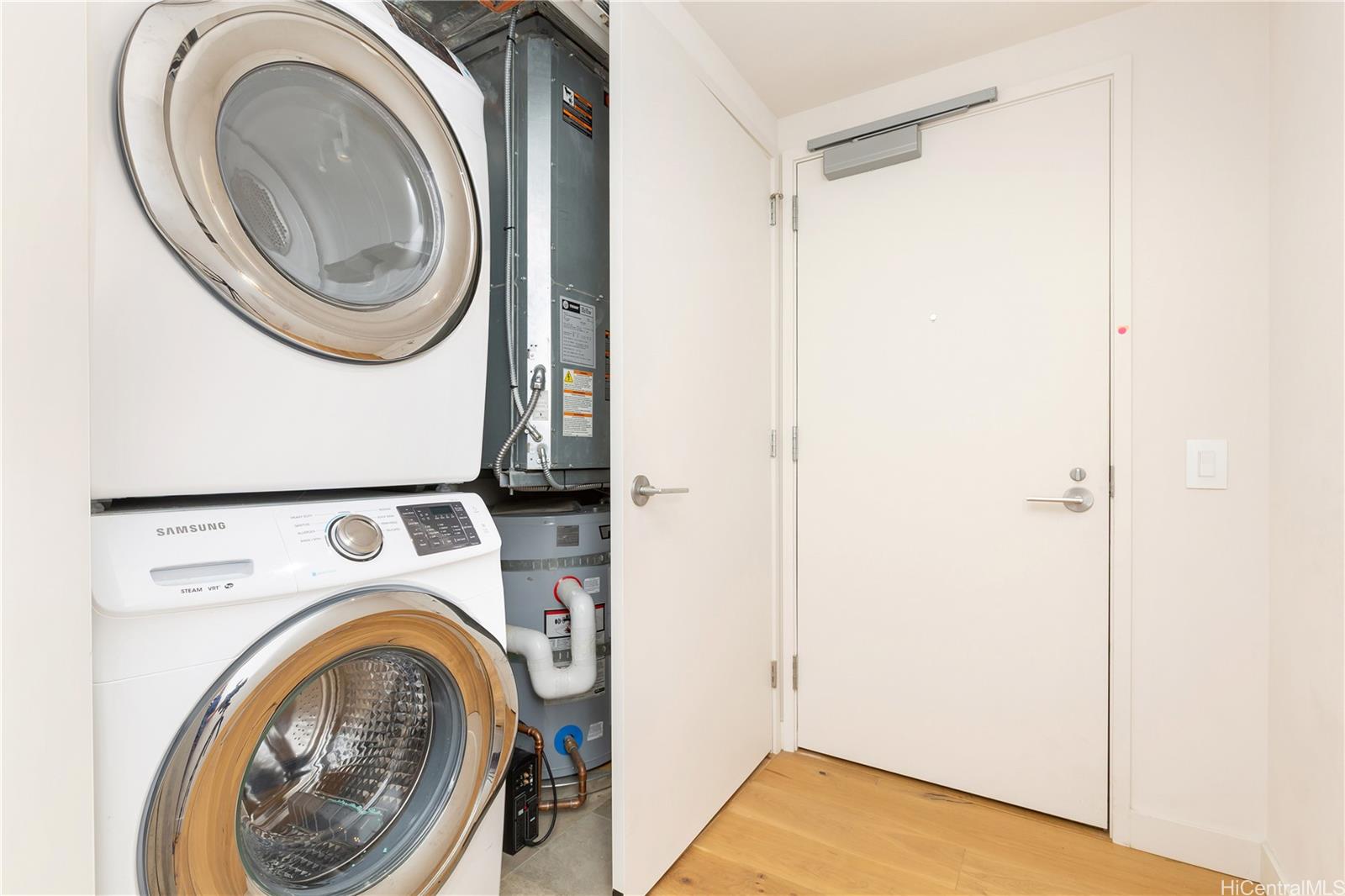 1001 Queen Street  Unit 1801