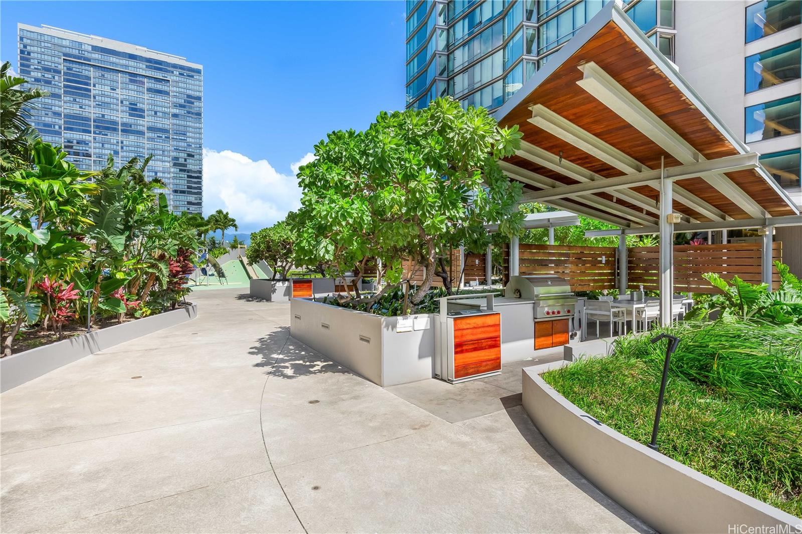 1001 Queen Street  Unit 1801