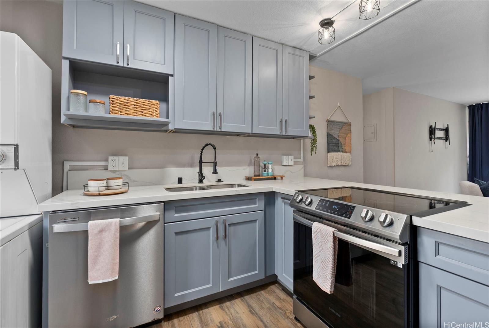 95-2039 Waikalani Place  Unit C202