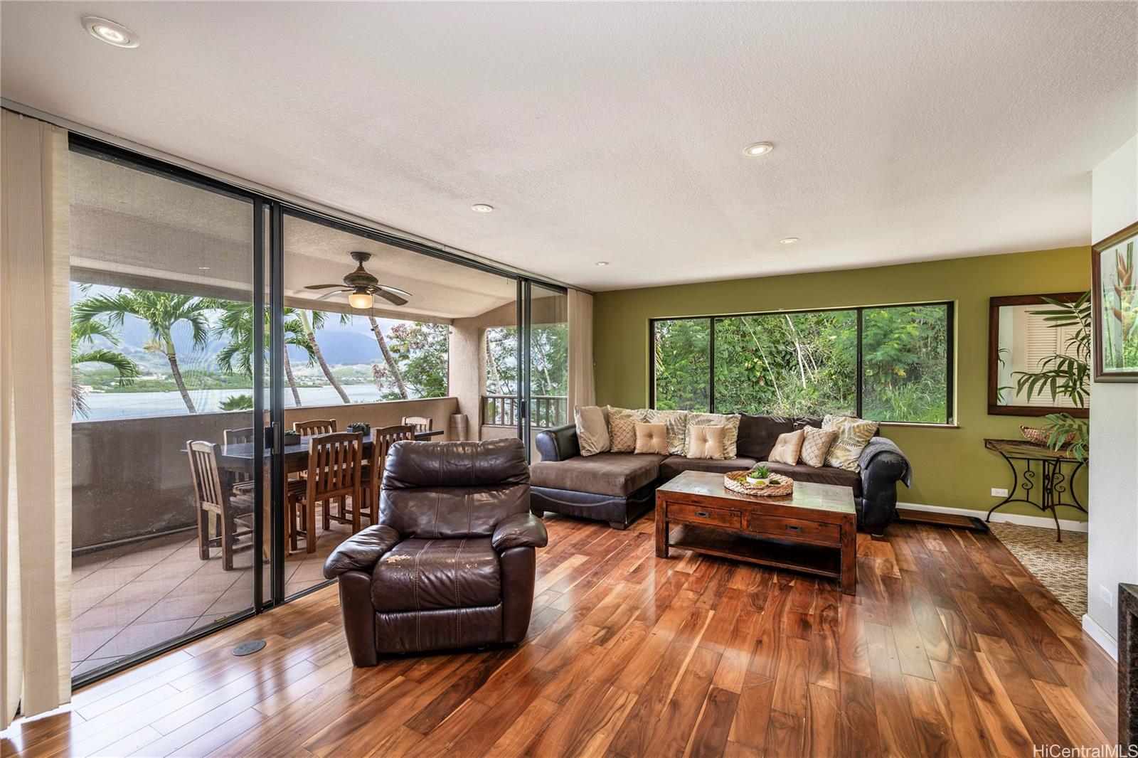 Photo 2 of 25