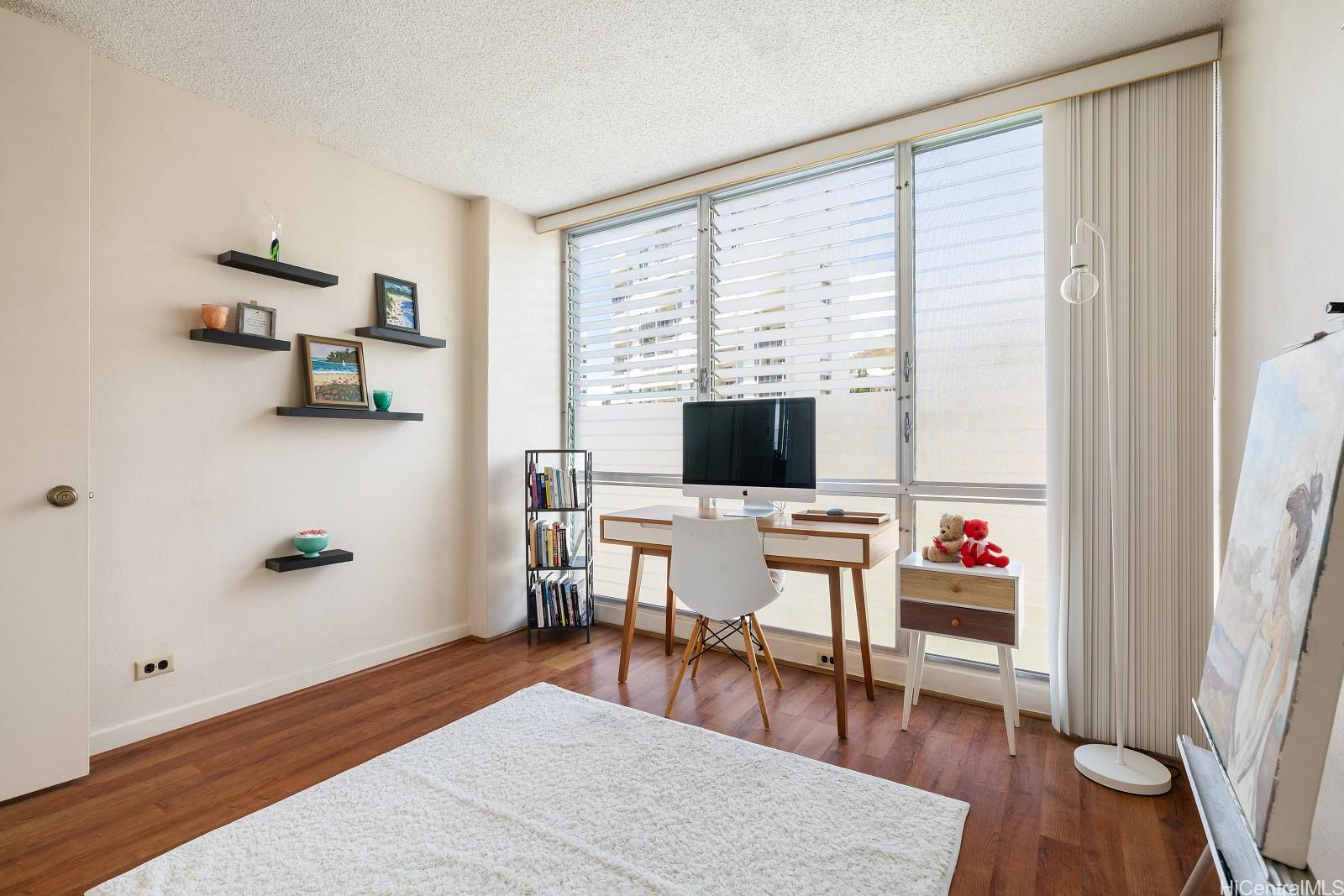 Photo 12 of 20