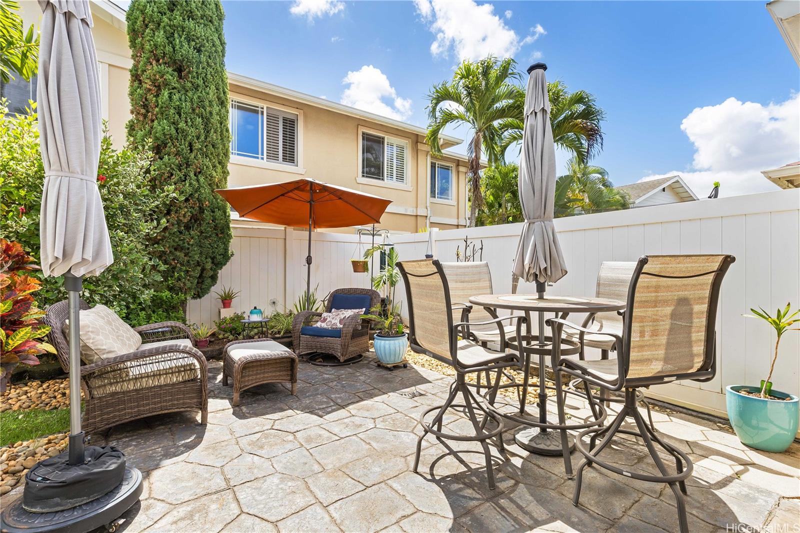 Photo 21 of 25