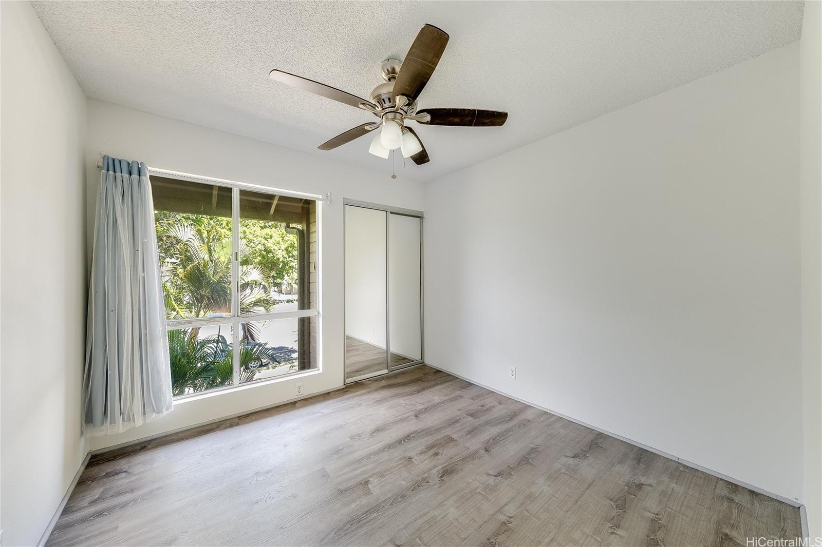 Photo 15 of 24