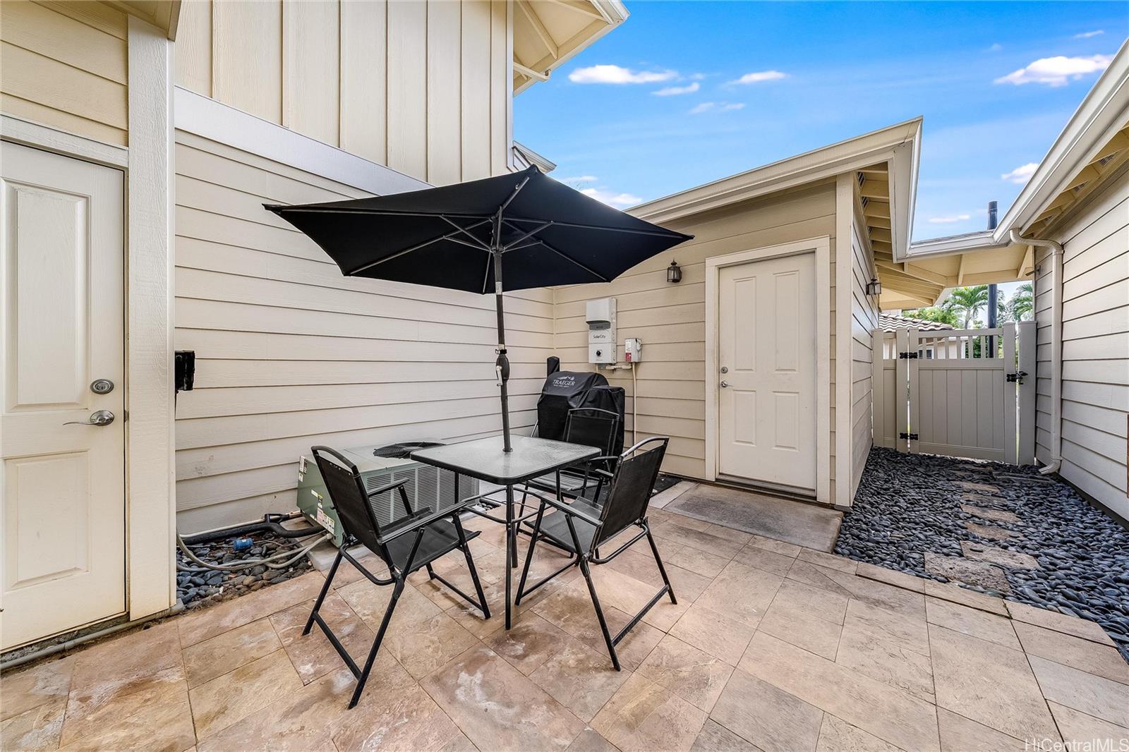 Photo 22 of 25