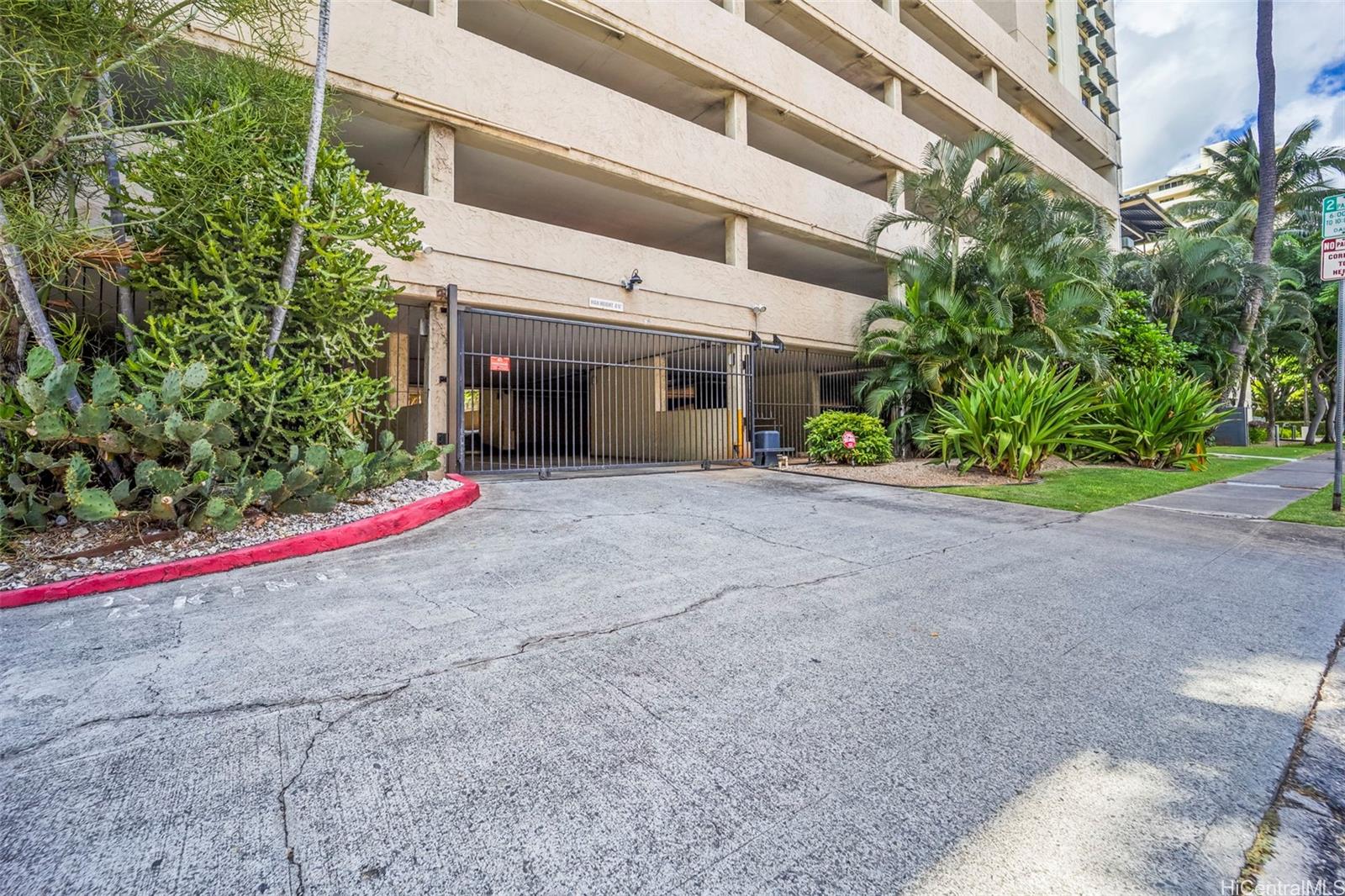 2092 Kuhio Avenue  Unit 1404