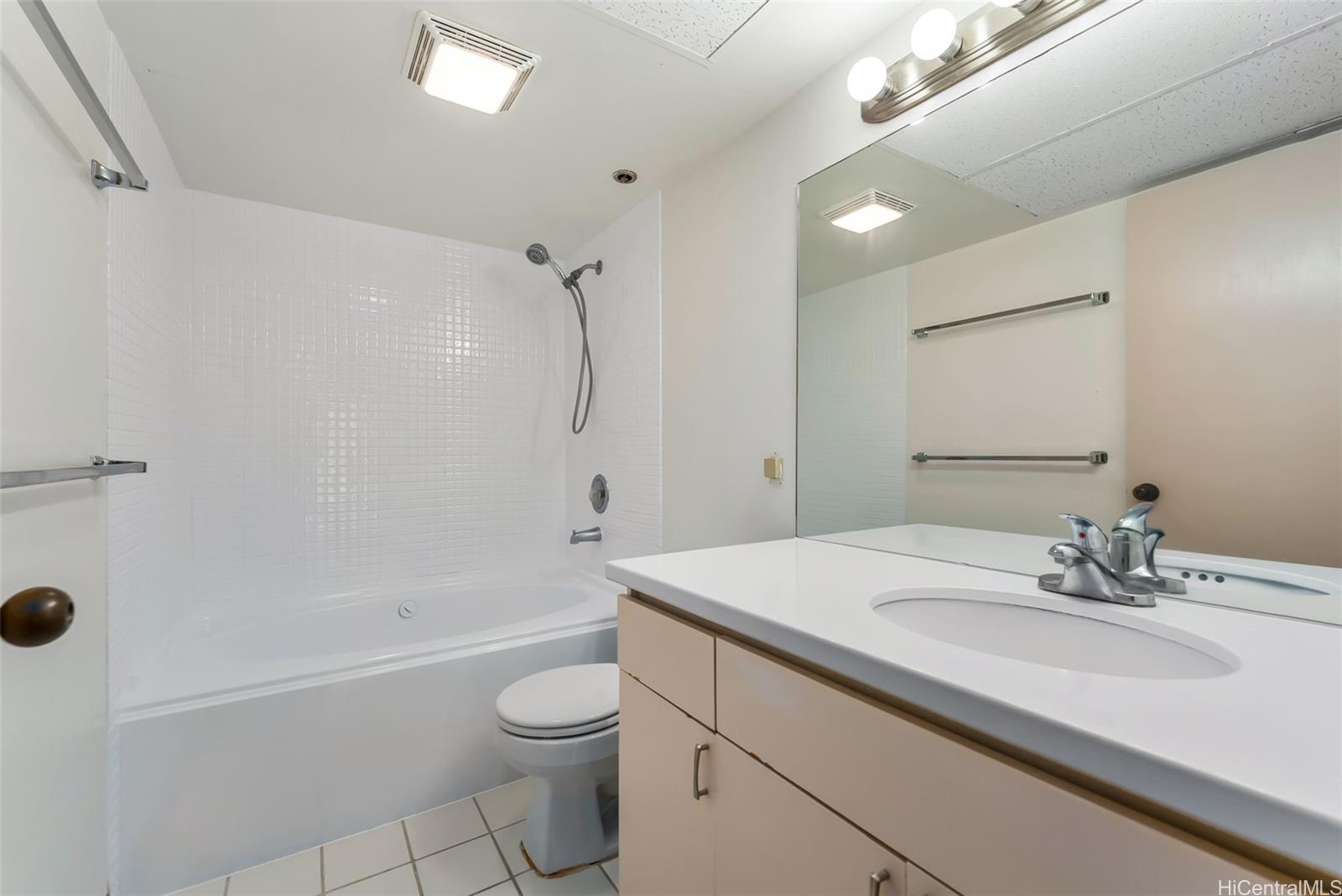 Photo 13 of 19