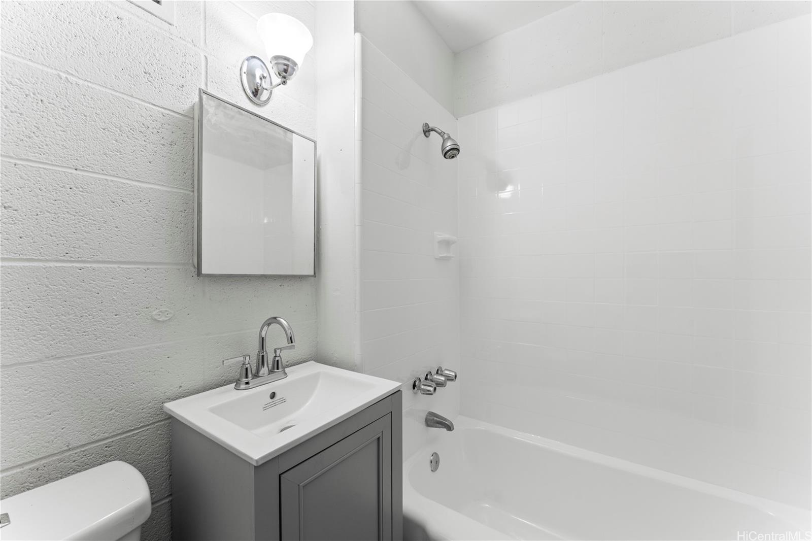85-933 Bayview Street  Unit 411