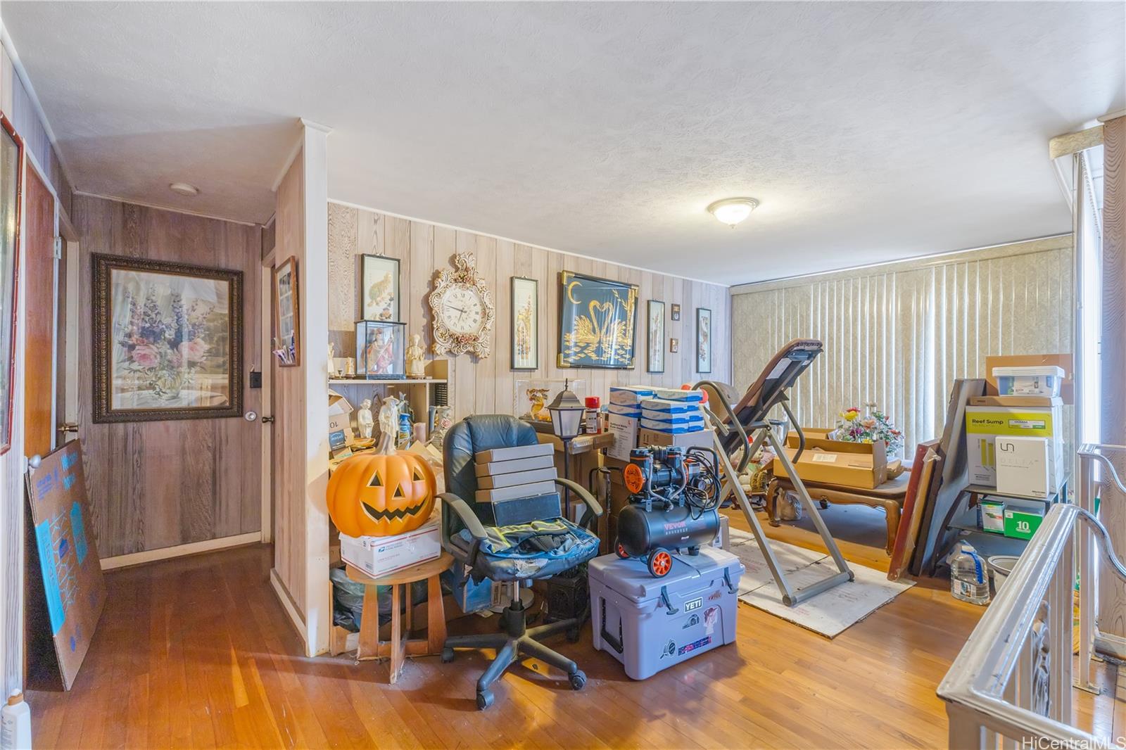 Photo 19 of 25