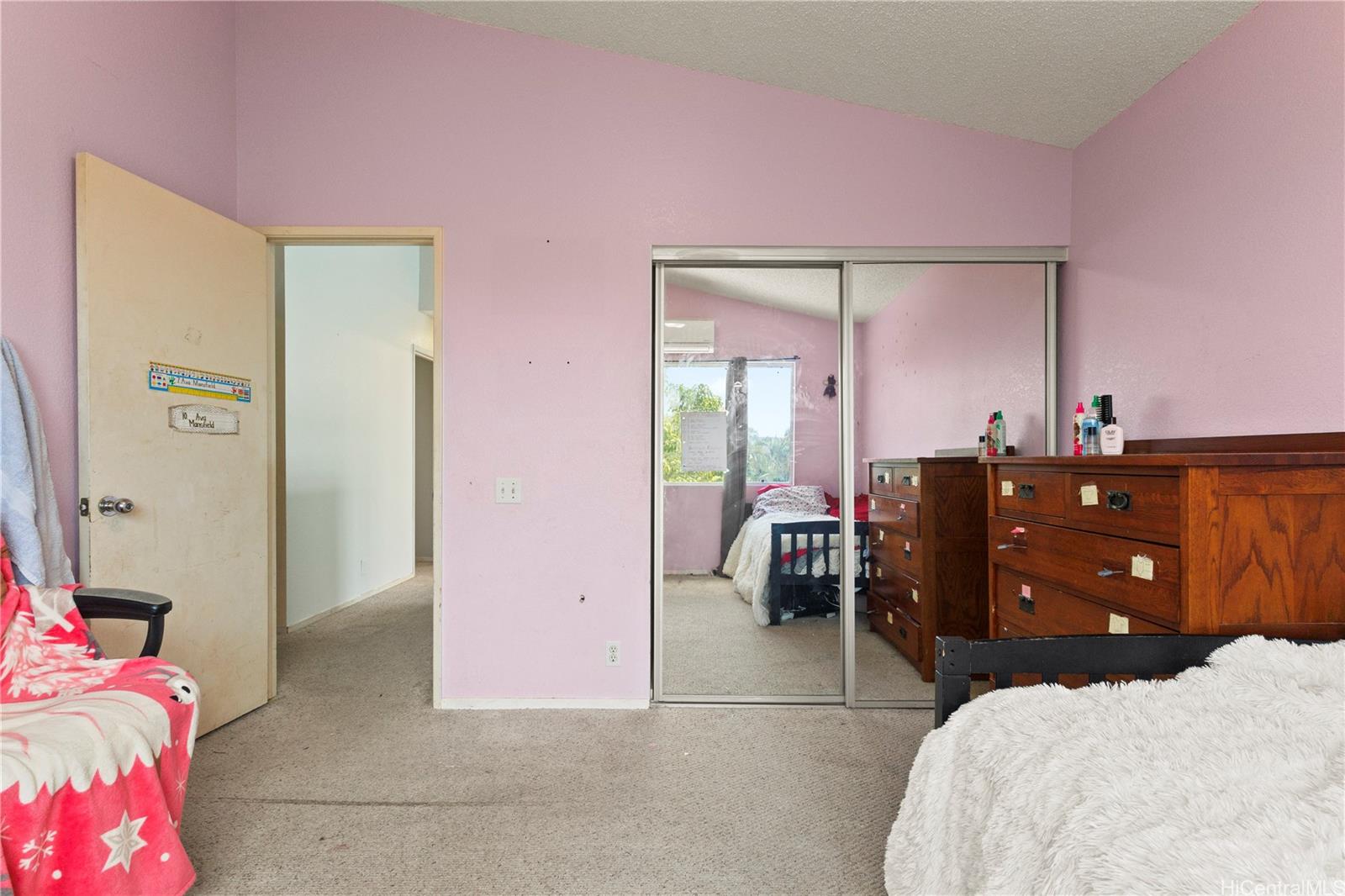 Photo 17 of 25