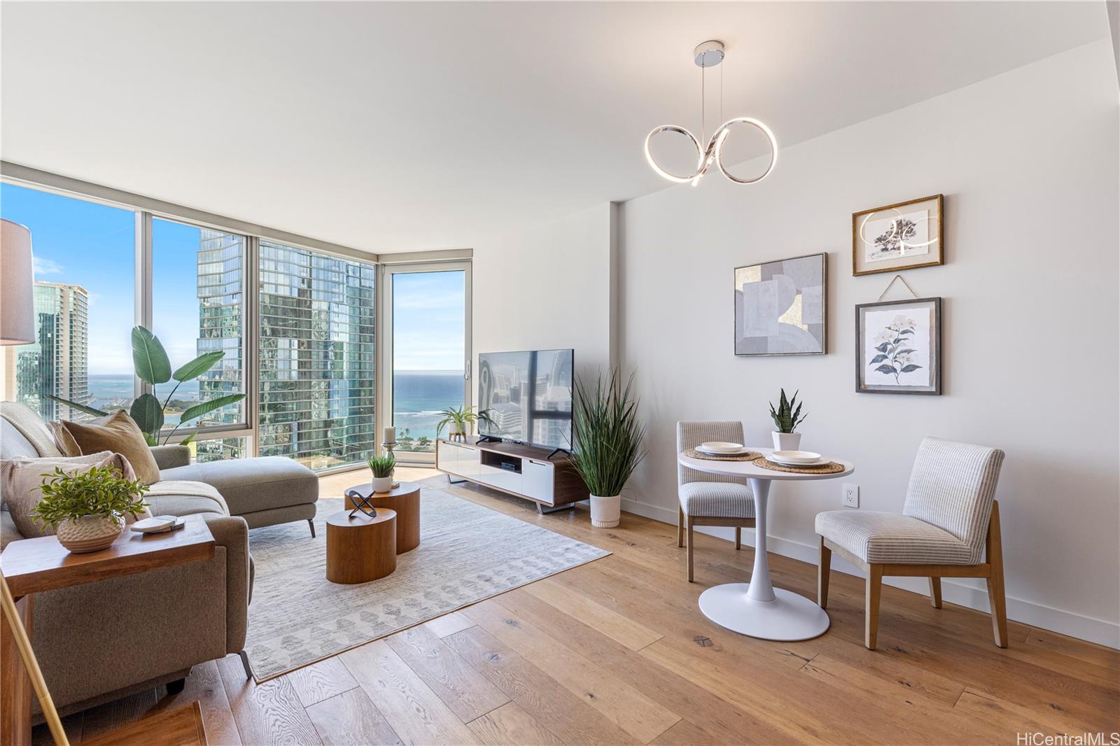 1001 Queen Street 2504