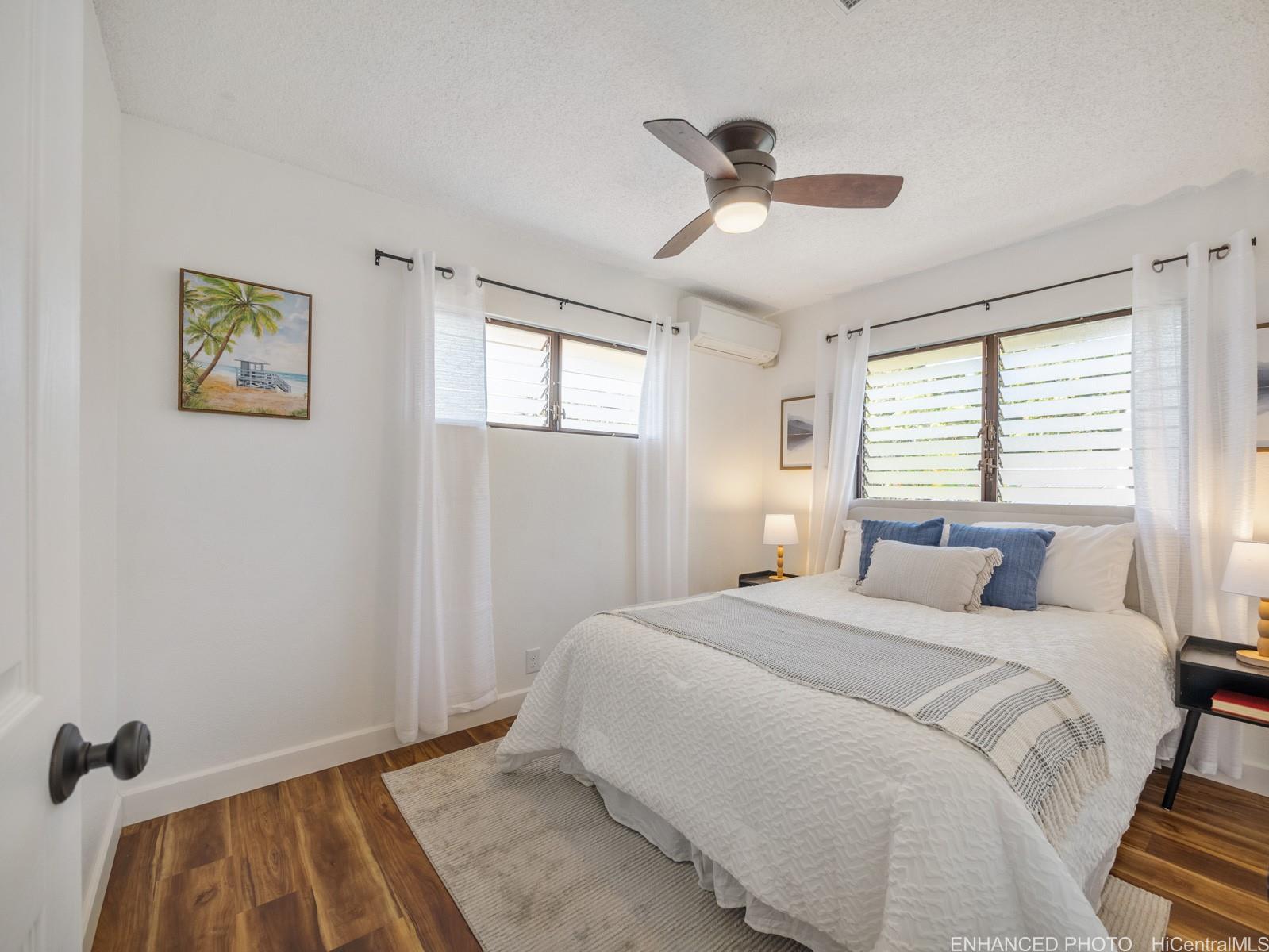 Photo 17 of 25