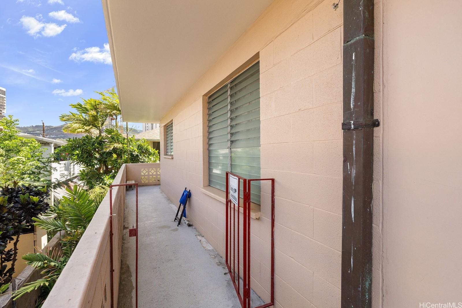 Photo 17 of 25
