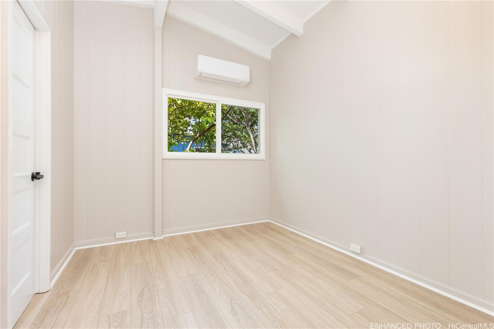 Photo 20 of 25