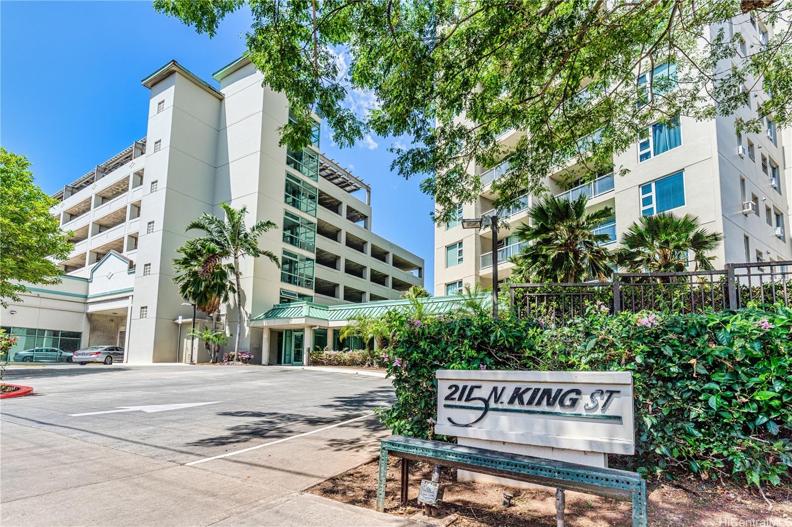 215 N King Street 1608