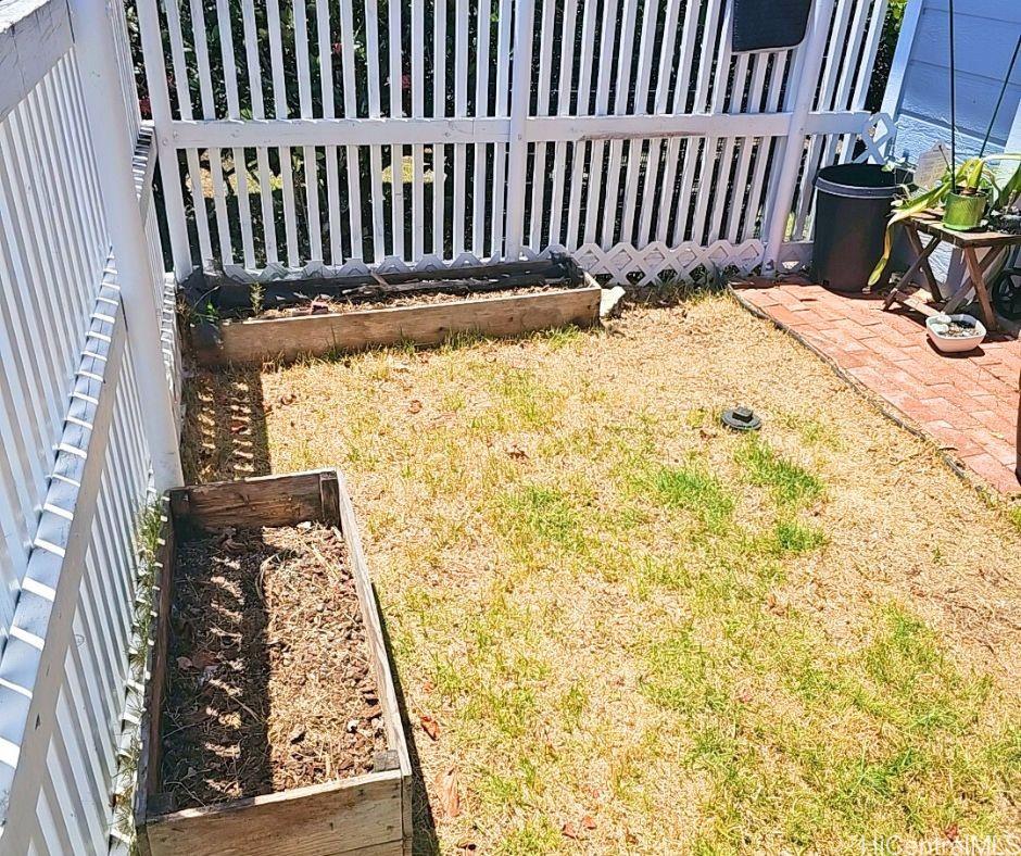 Photo 17 of 24