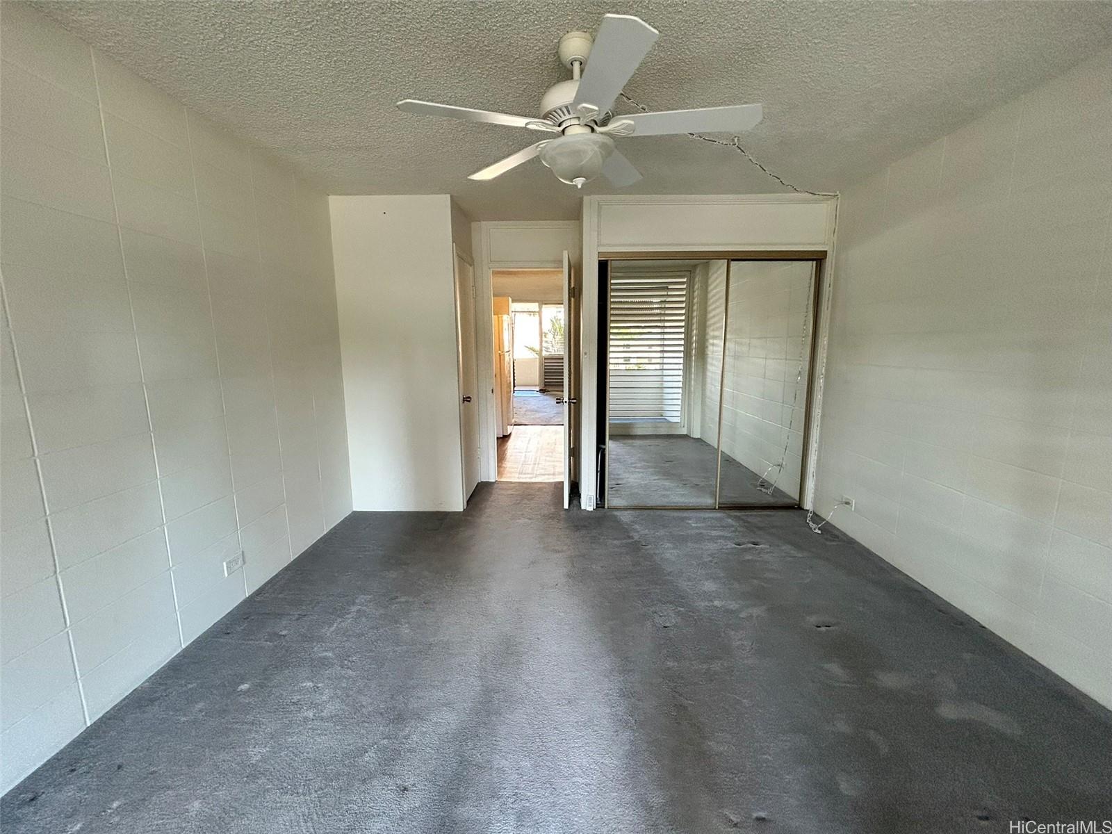 Photo 18 of 25